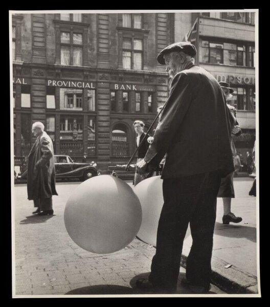 Hardy, Bert, What Makes Piccadilly?