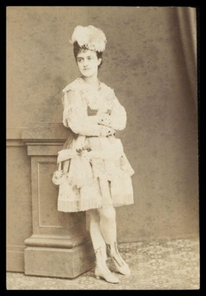 London Stereoscopic and Photographic Company, Guy Little Theatrical Photograph