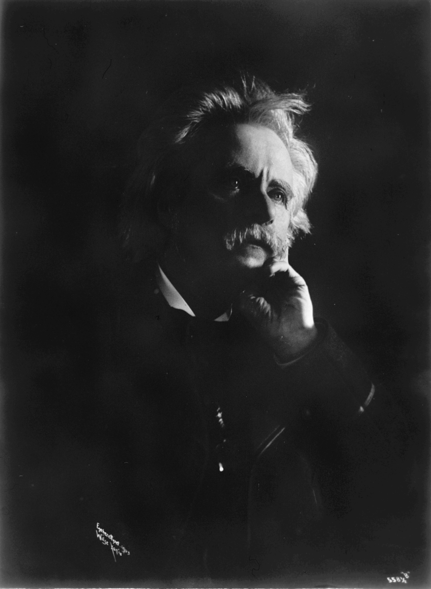 Anders Beer Wilse, Prot: Edvard Grieg - haand under Kind anface 23/11