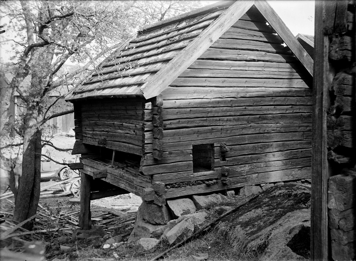 Paul Sandberg, Difficulties and departure - now at the open-air museum Disagården - during dismantling, Vissgärde, Ramsta socken, Uppland