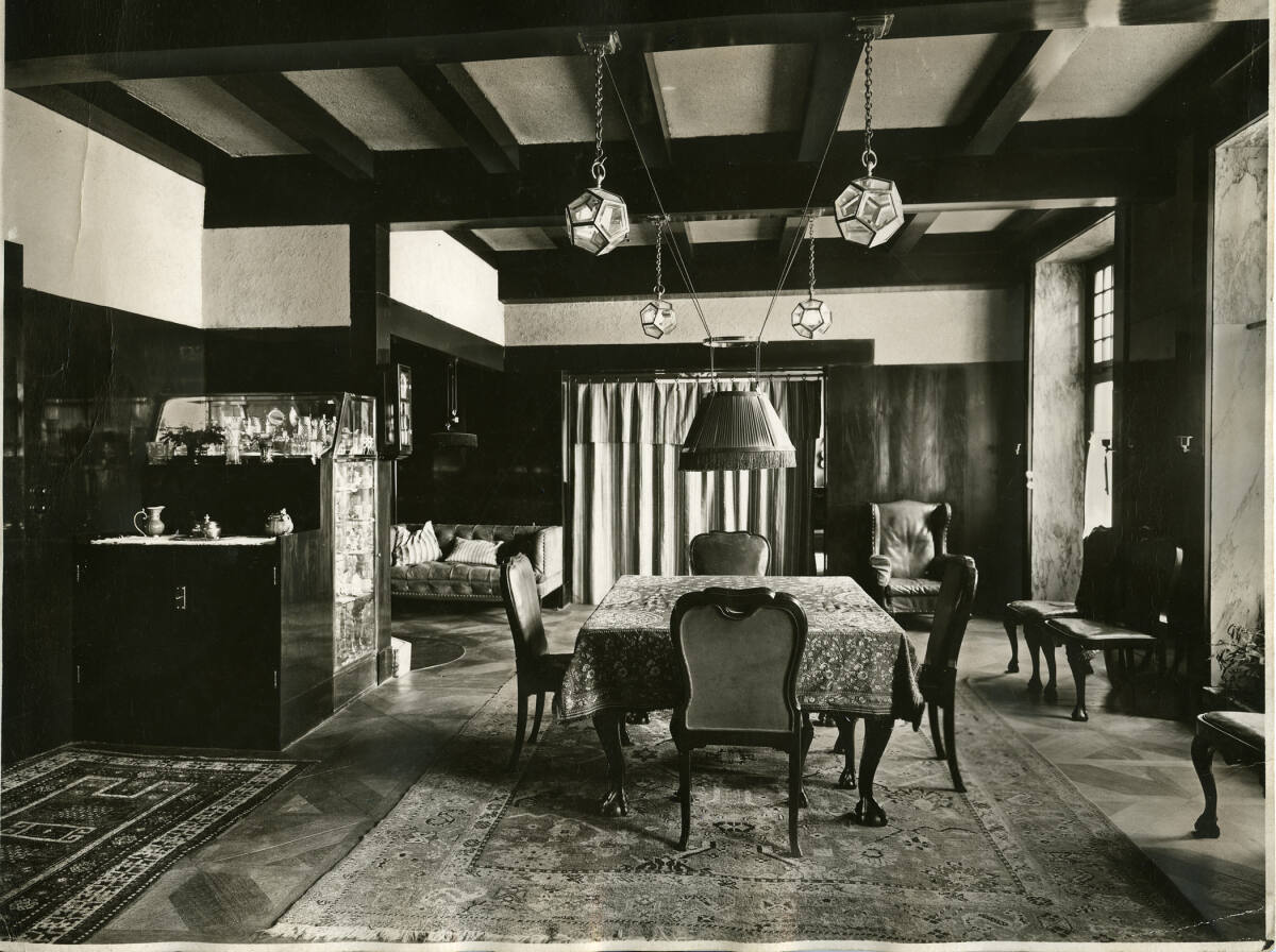 Anonym, Speisezimmer für Dr. Leopold Langer, Wien I., Opernring 13/2/9, Speisezimmer in Blickrichtung Kaminnische