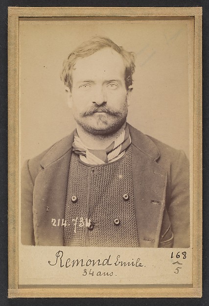 Alphonse Bertillon, Remond. Émile, Adolphe. 34 ans, né à Bagnolet (Seine). Carrier. Anarchiste. 26/2/94.