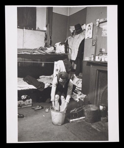 Hardy, Bert, Chinese Hostel