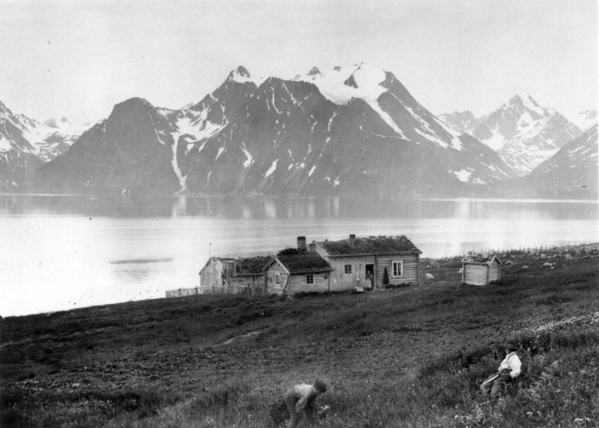 Axel Lindahl, Lyngenfjord og Lyngseidet