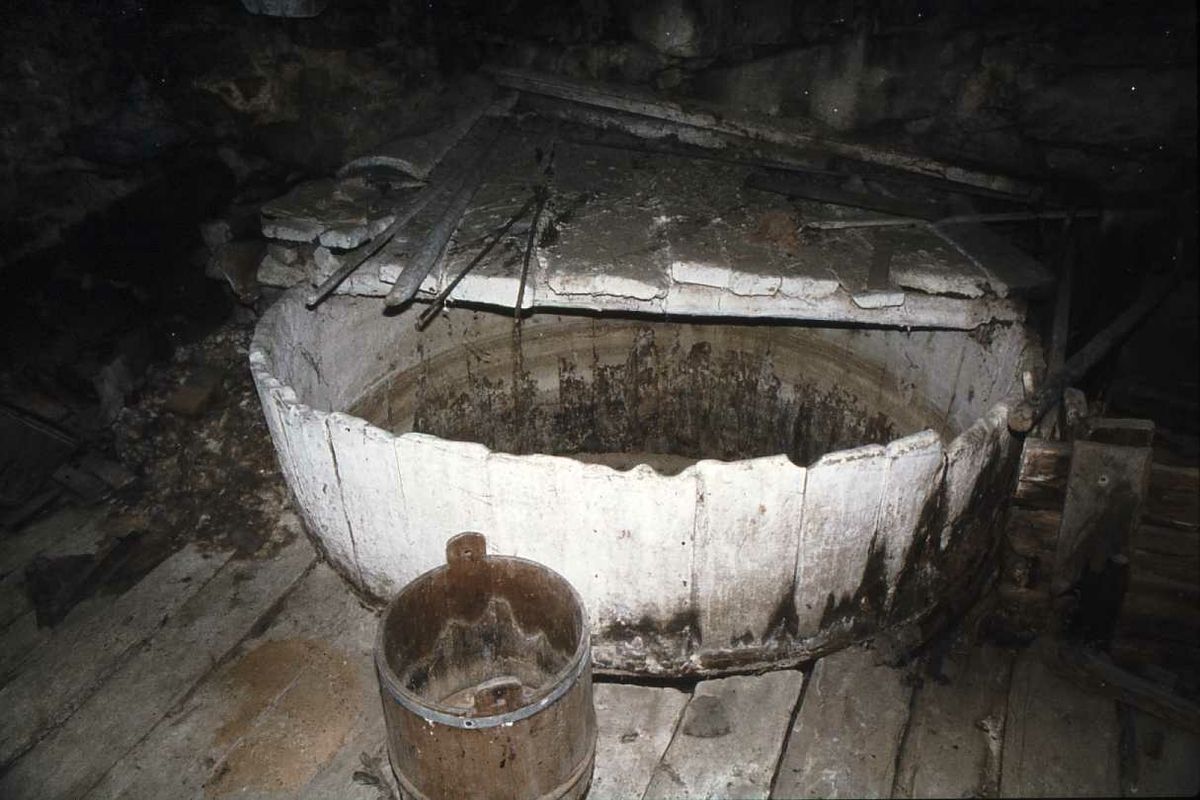 Per Hvamstad, Nyhus garveri