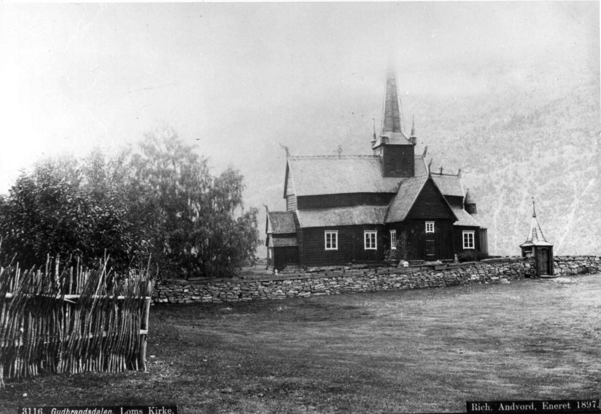 Axel Lindahl, Lom stavkirke