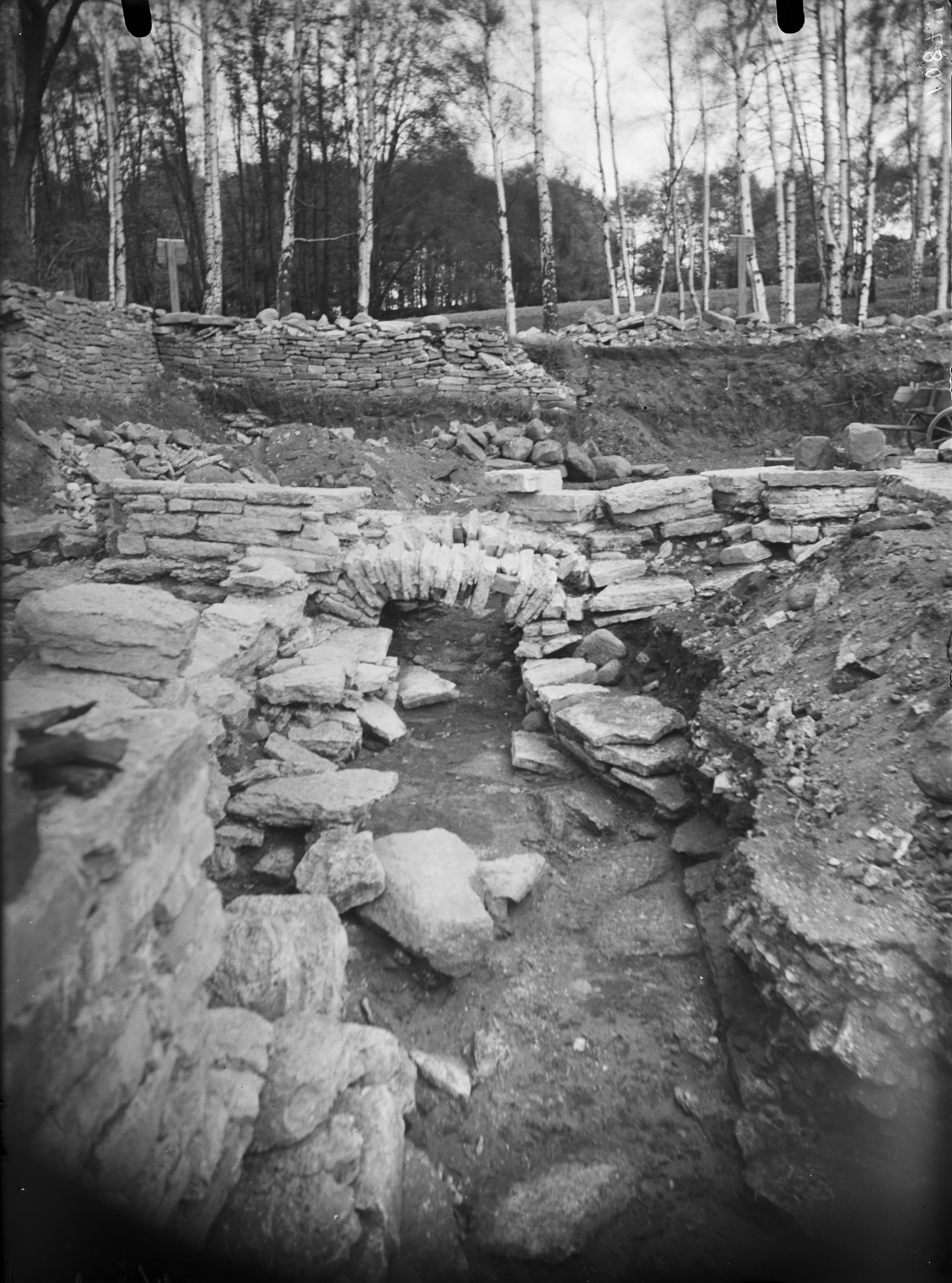 Axel Forssén, Varnhems klosterruin