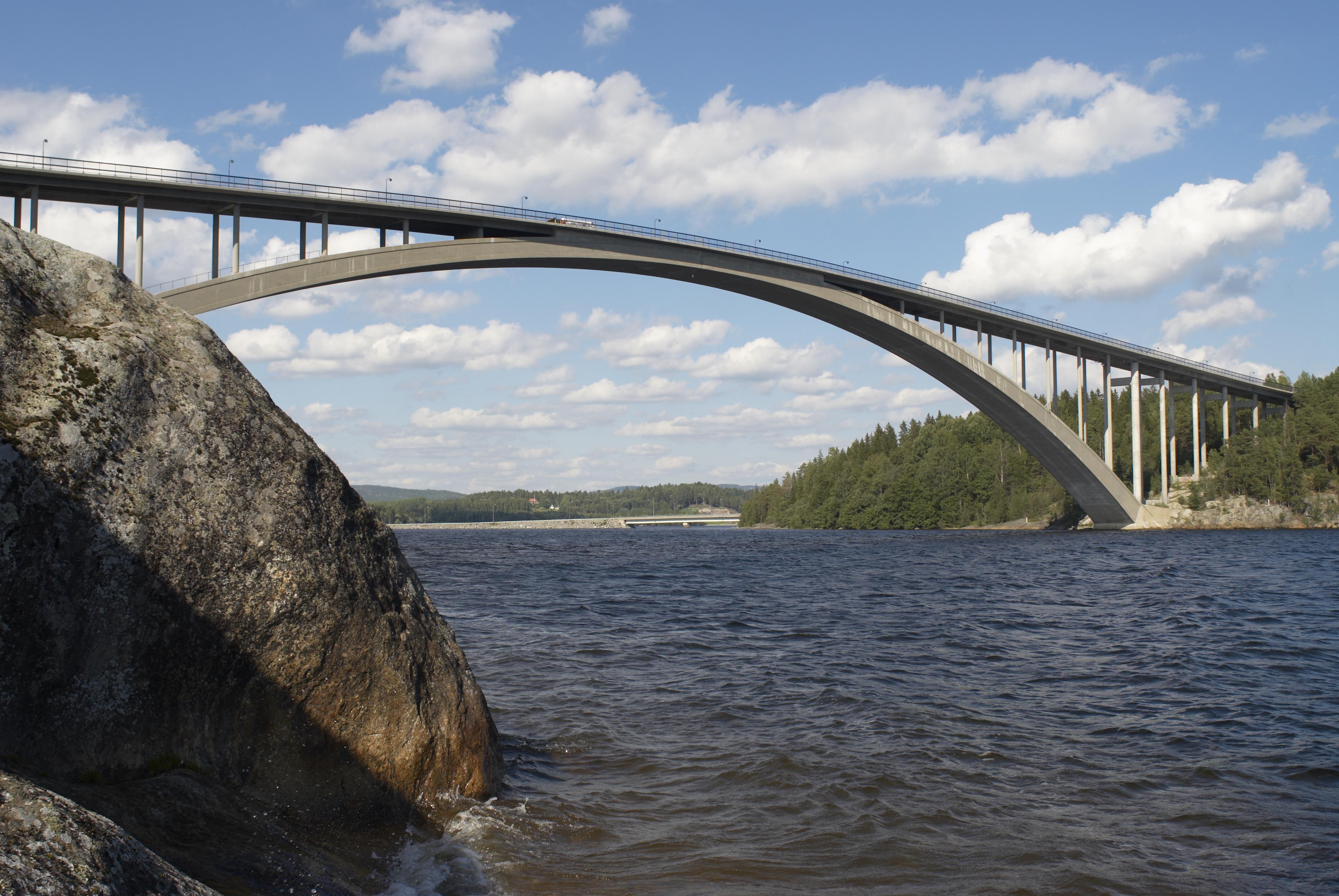 Bengt A Lundberg, Sandöbron