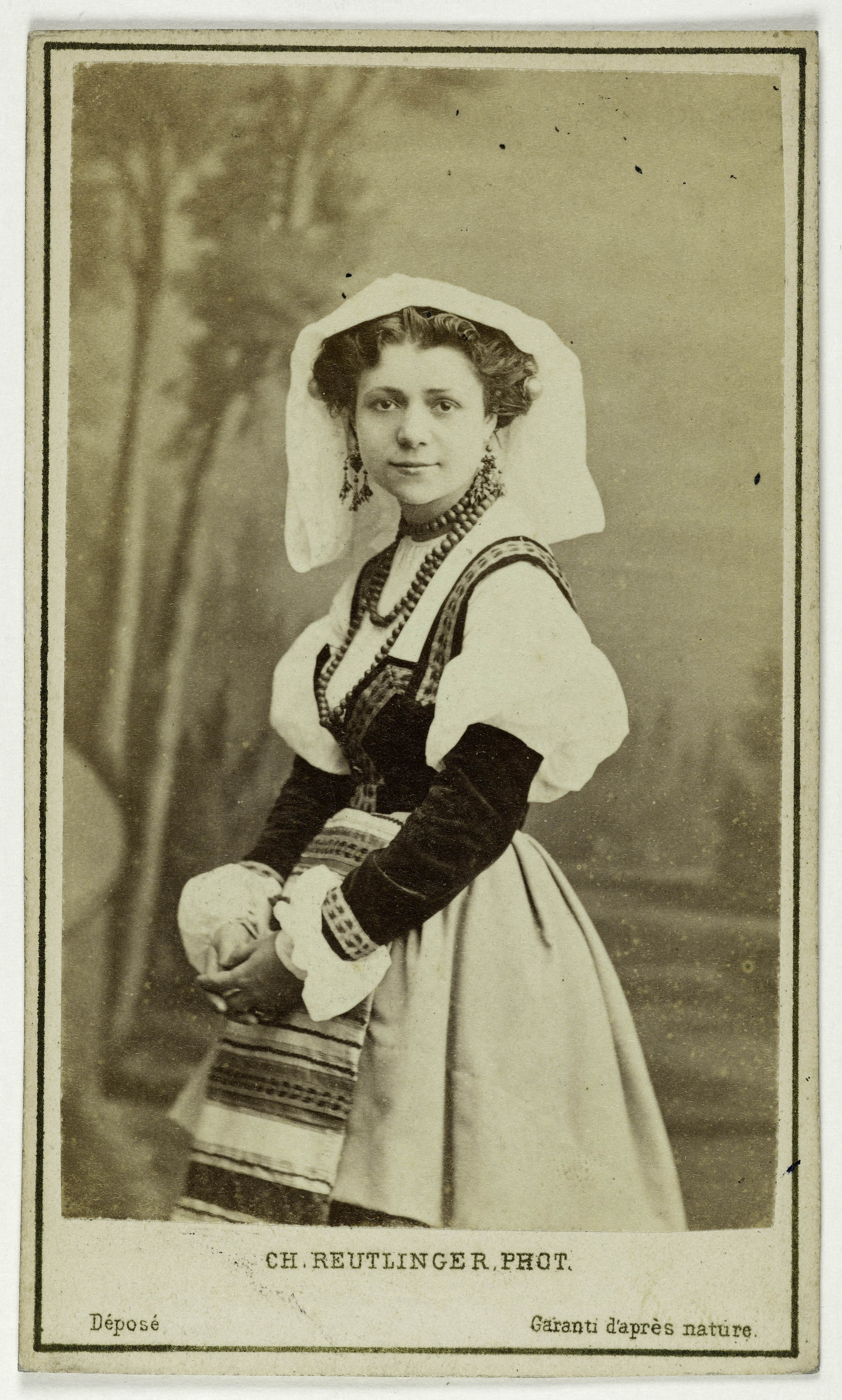 Charles Reutlinger, Portrait de Mme Grivot, (née Marie Laurent), (1843-1890), (actrice)