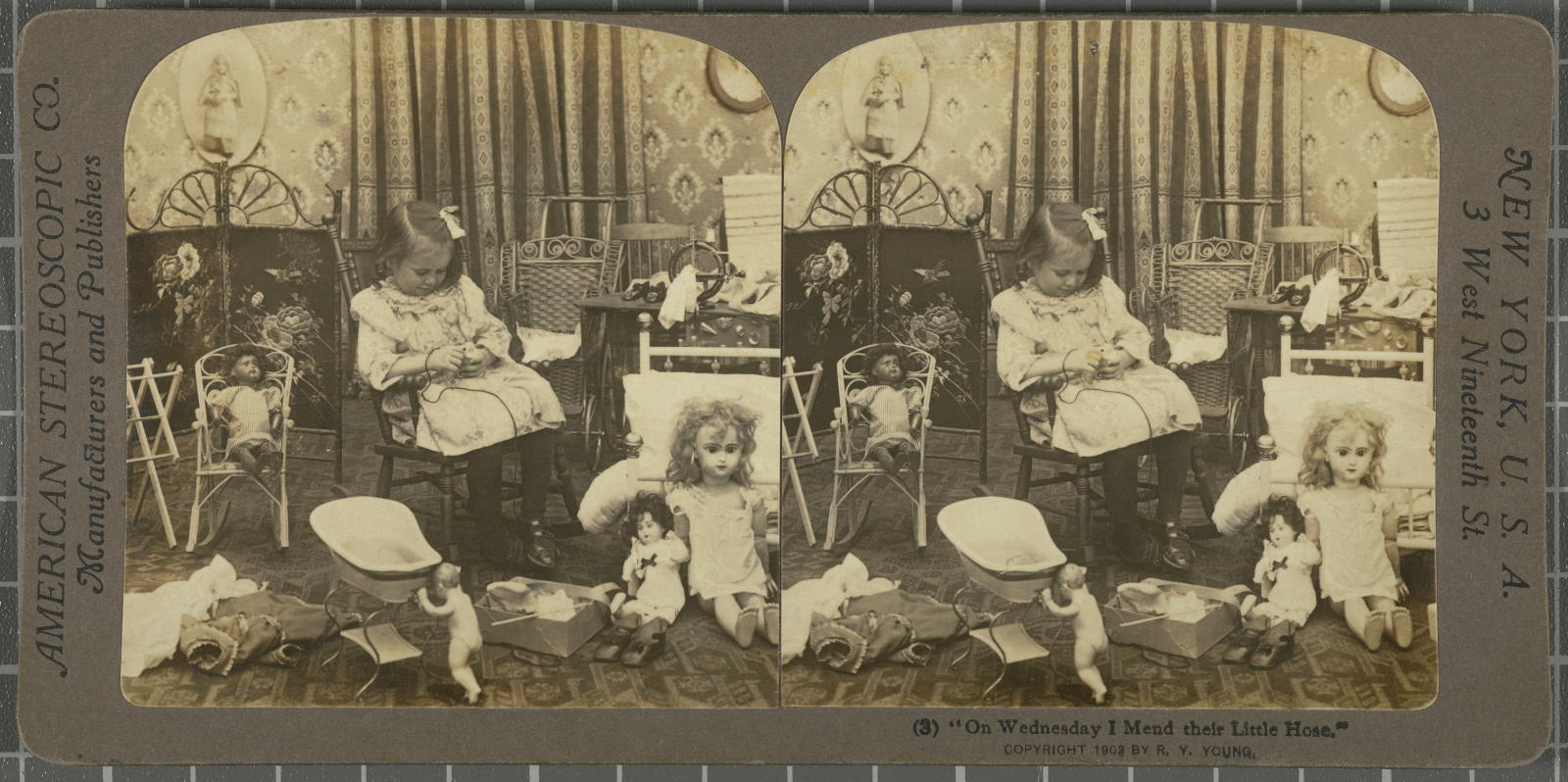 Desconegut, On wednesday I mend their litte hose. American Stereoscopic Company