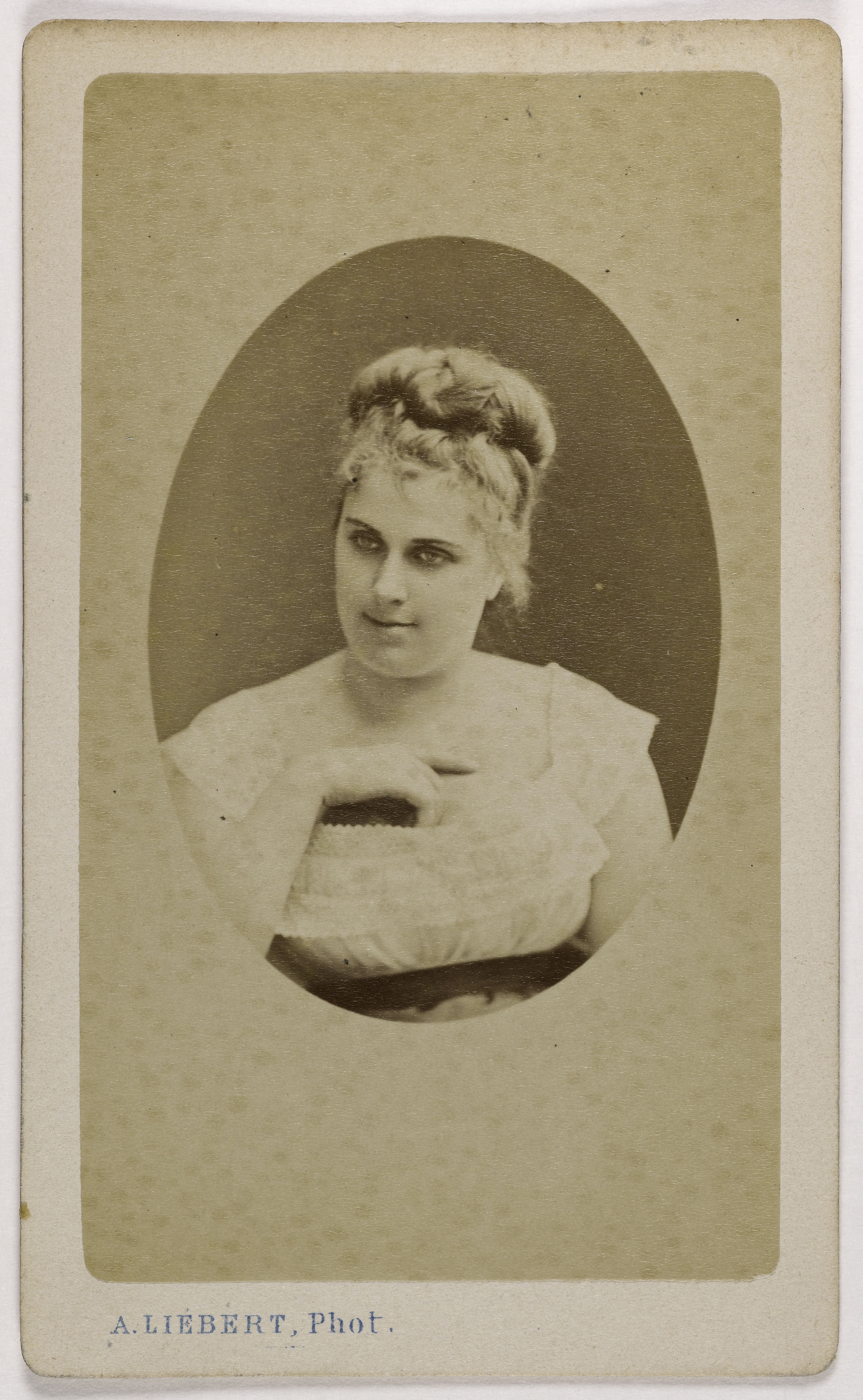 Charles Reutlinger, Portrait de Blum (actrice)