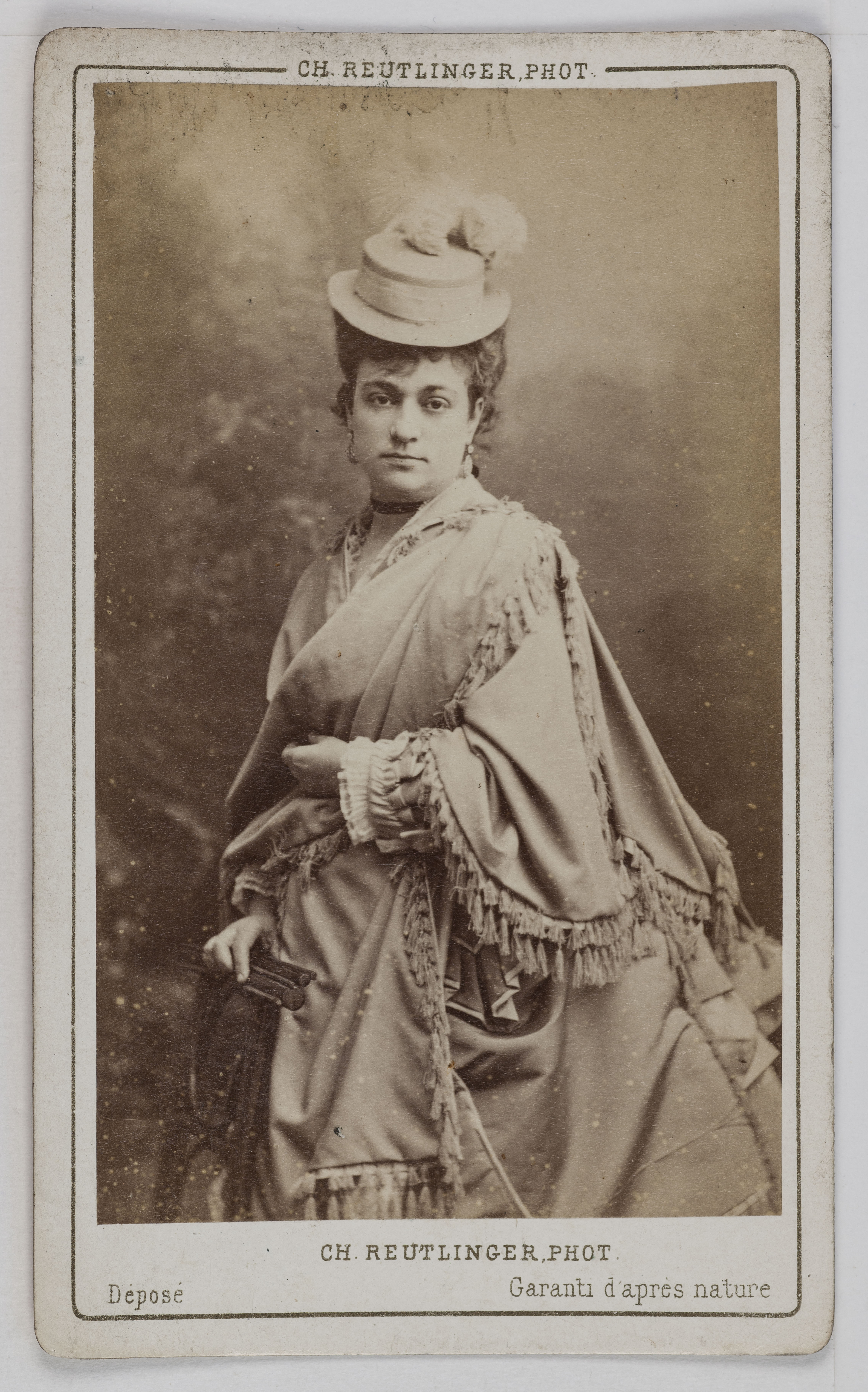 Charles Reutlinger, Portrait de Céline Anna Vanghel ou Van Ghell (18..-19..), mezzo-soprano hollandaise entre 1869 et 1879.