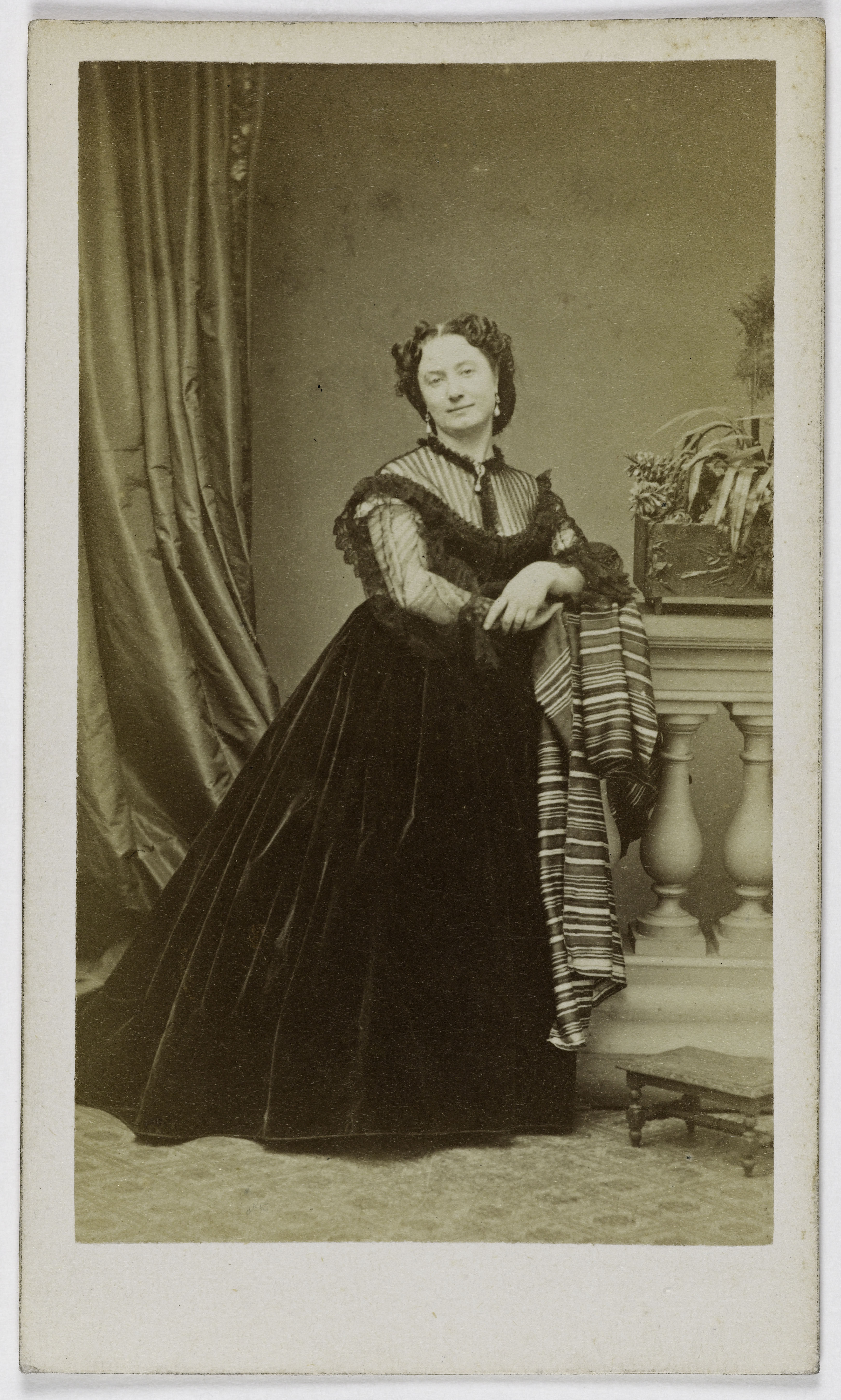 Ulric Grob, Portrait de Lucile Durand ( -après 1887), (actrice)