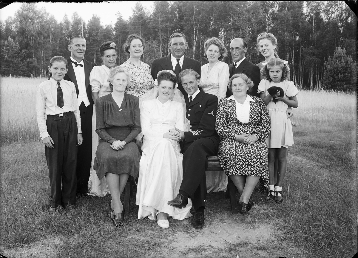 Skötsner-Edhlund, Brudpar med sällskap Östhammar, Uppland