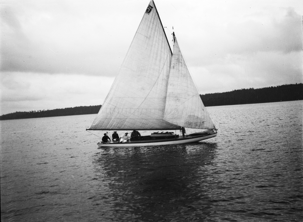 Paul Sandberg, Sailboat, probably on Ekoln, Uppland 1929