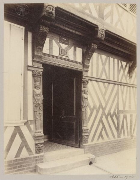 Atget, Jean-Eugène-Auguste, Doorway, 33 Rue Pantaleon, Beauvais, France