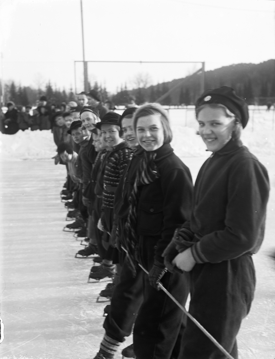 Paul Sandberg, Skating Children at the Students Sports Place, Uppsala 1933