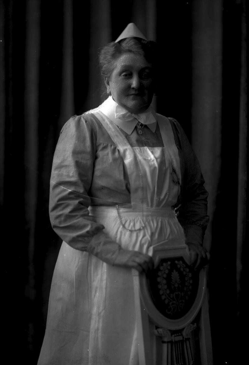Gustav Borgen, Portrett, sykepleier. Søster Helga Hegerstrøm.