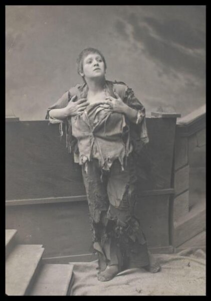 London Stereoscopic and Photographic Company, Guy Little Theatrical Photograph