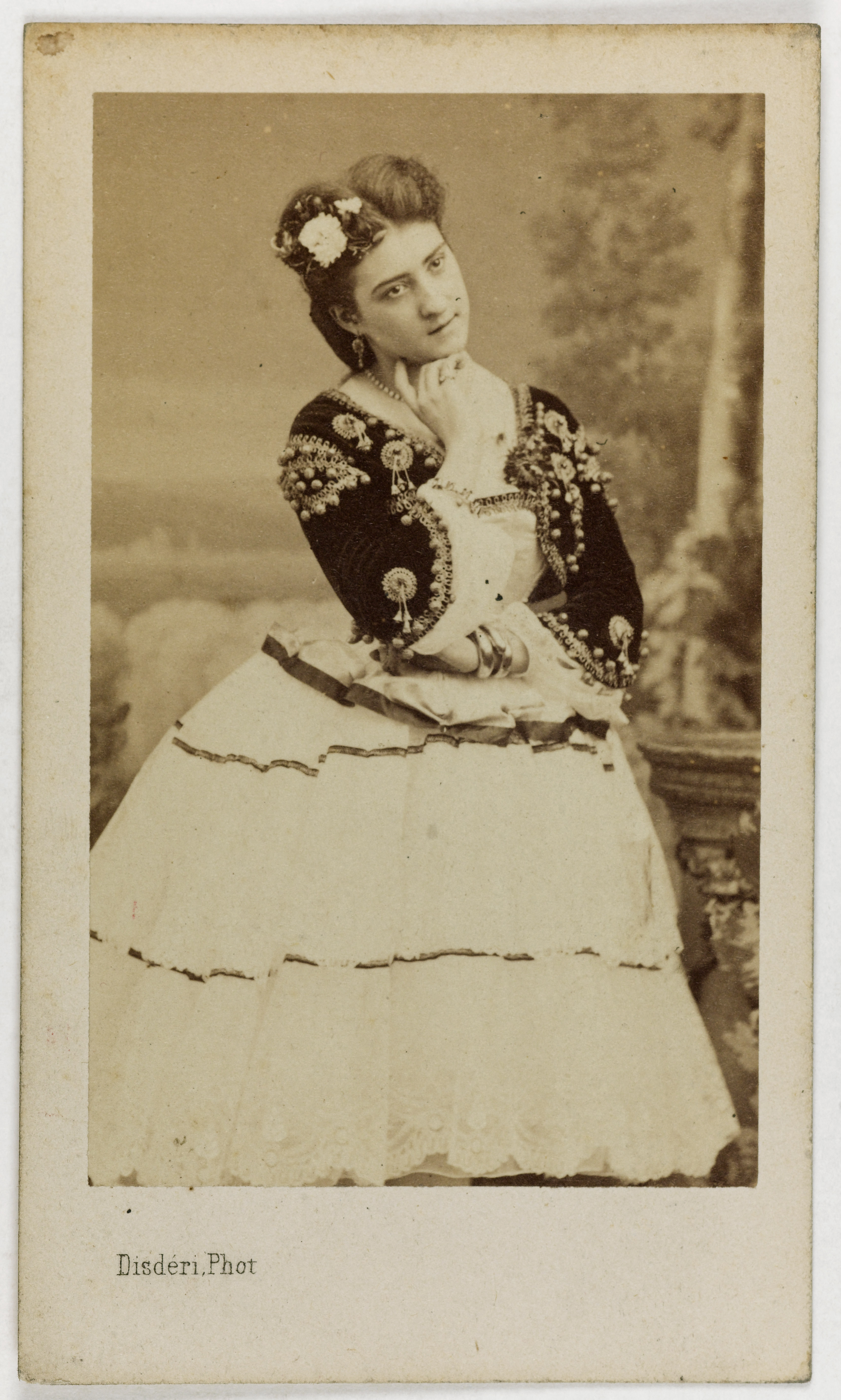 André-Adolphe-Eugène Disdéri, Portrait de Mlle Ernestine Urban, danseuse