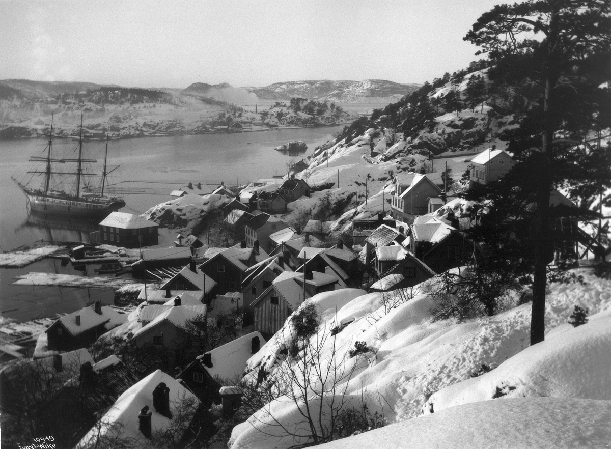 Anders Beer Wilse, Prot: Kragerø - Tallakshavnen fra Biørneveien 5/12 1909