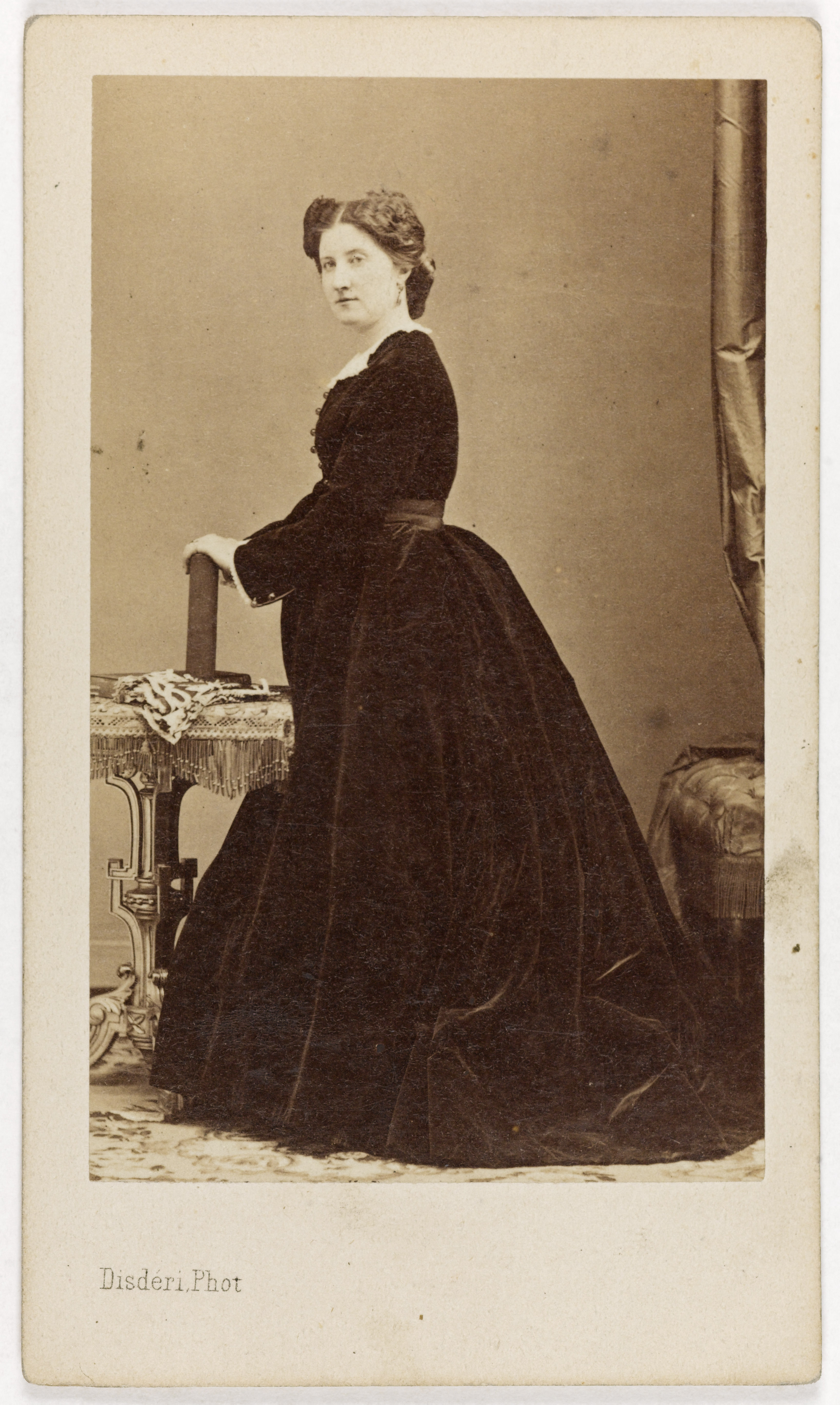 André-Adolphe-Eugène Disdéri, Portrait de Mme Turr, (femme du général Turr, compagnon d'armes de Garibaldi)