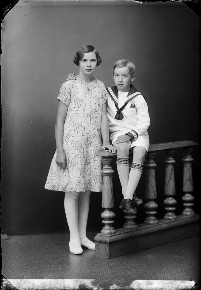 Skötsner-Edhlund, Barnporträtt - Flicka och pojke, Östhammar, Uppland