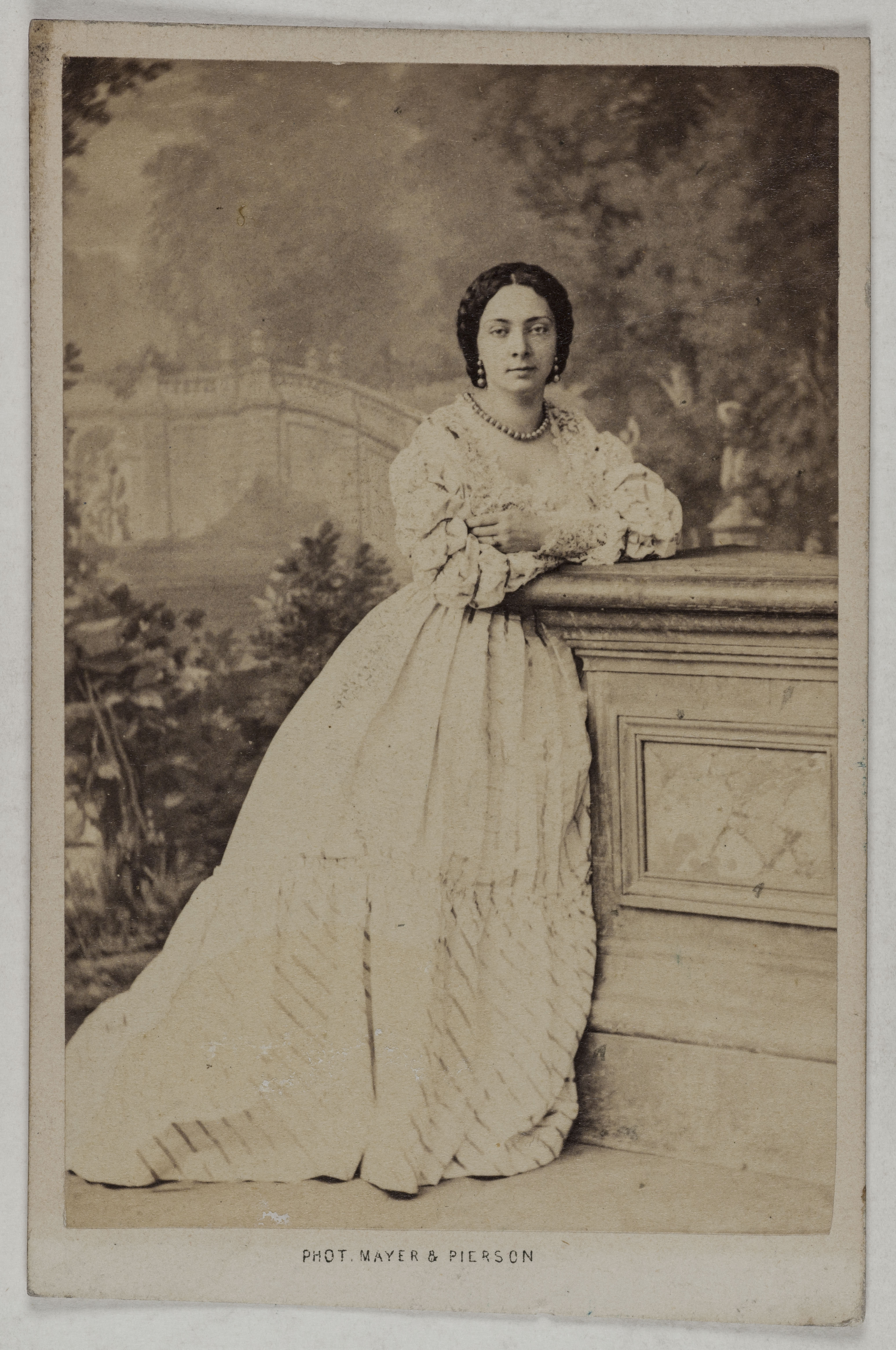 Mayer Frères et Pierson, Portrait de Desclée Aimée, (1836-1874), (actrice)