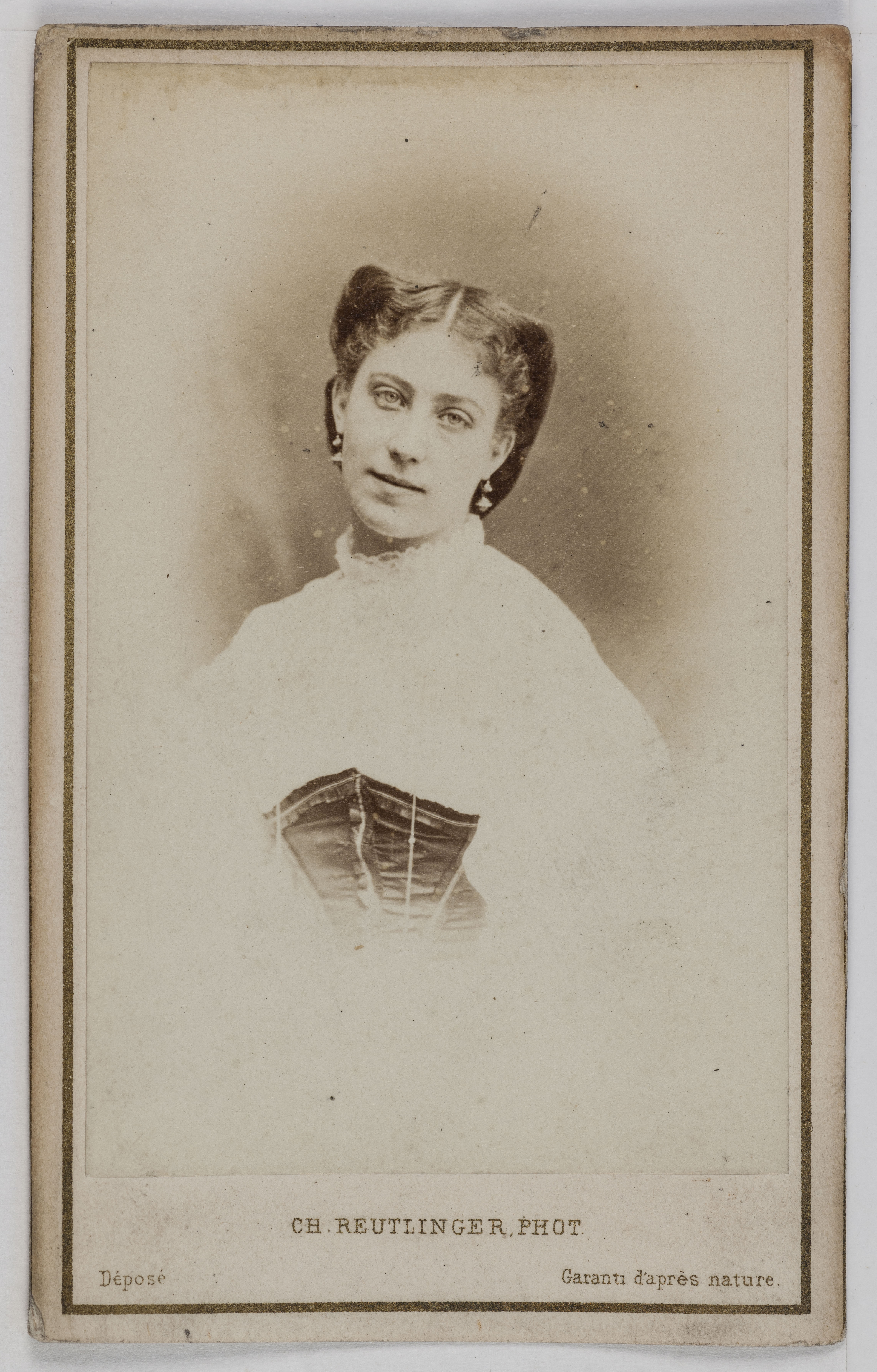 Charles Reutlinger, Portrait de Marie Vernon, danseuse à l'Opéra en 1862.