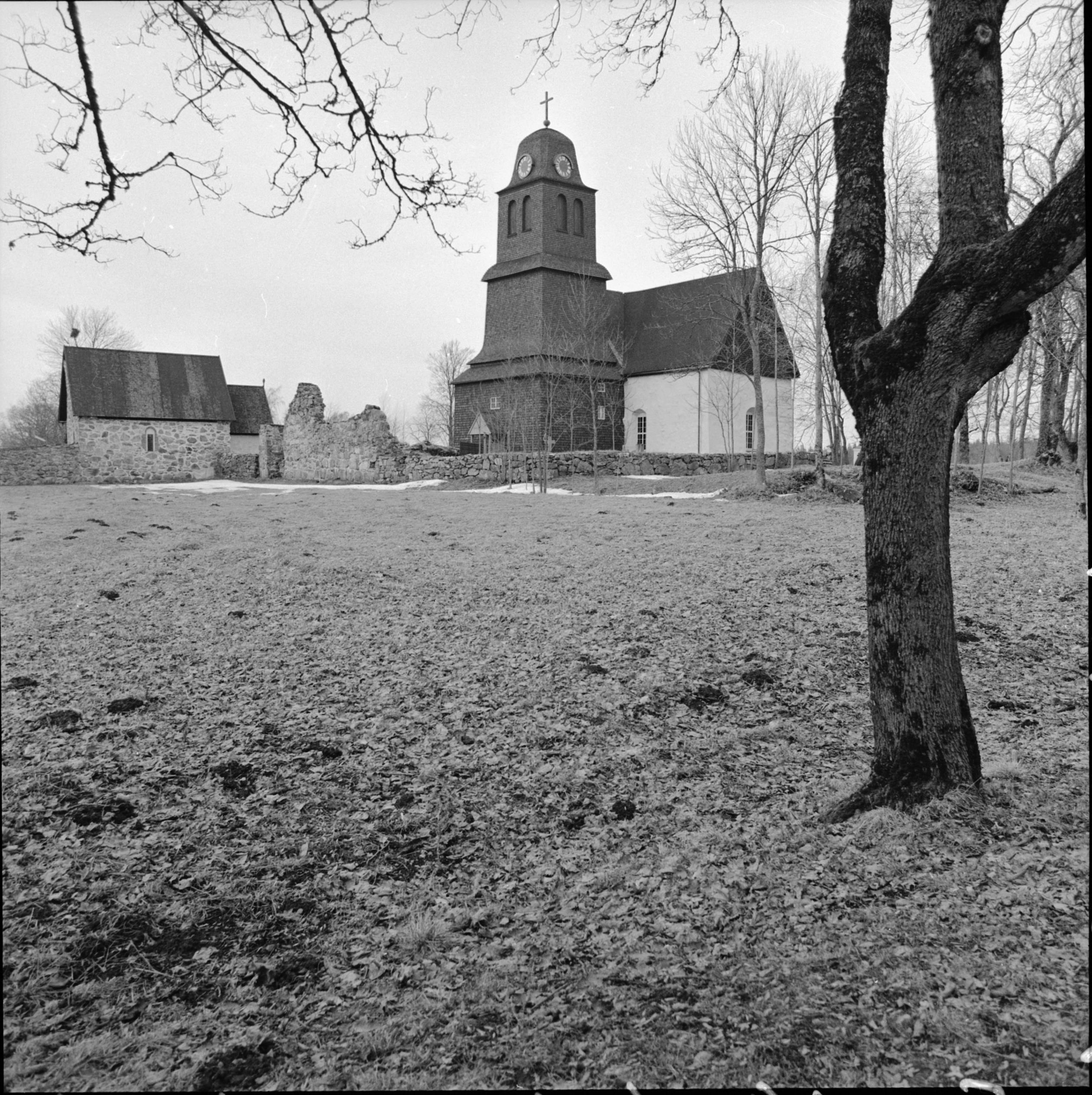 Sören Hallgren, Nydala kyrka (klosterkyrkan)