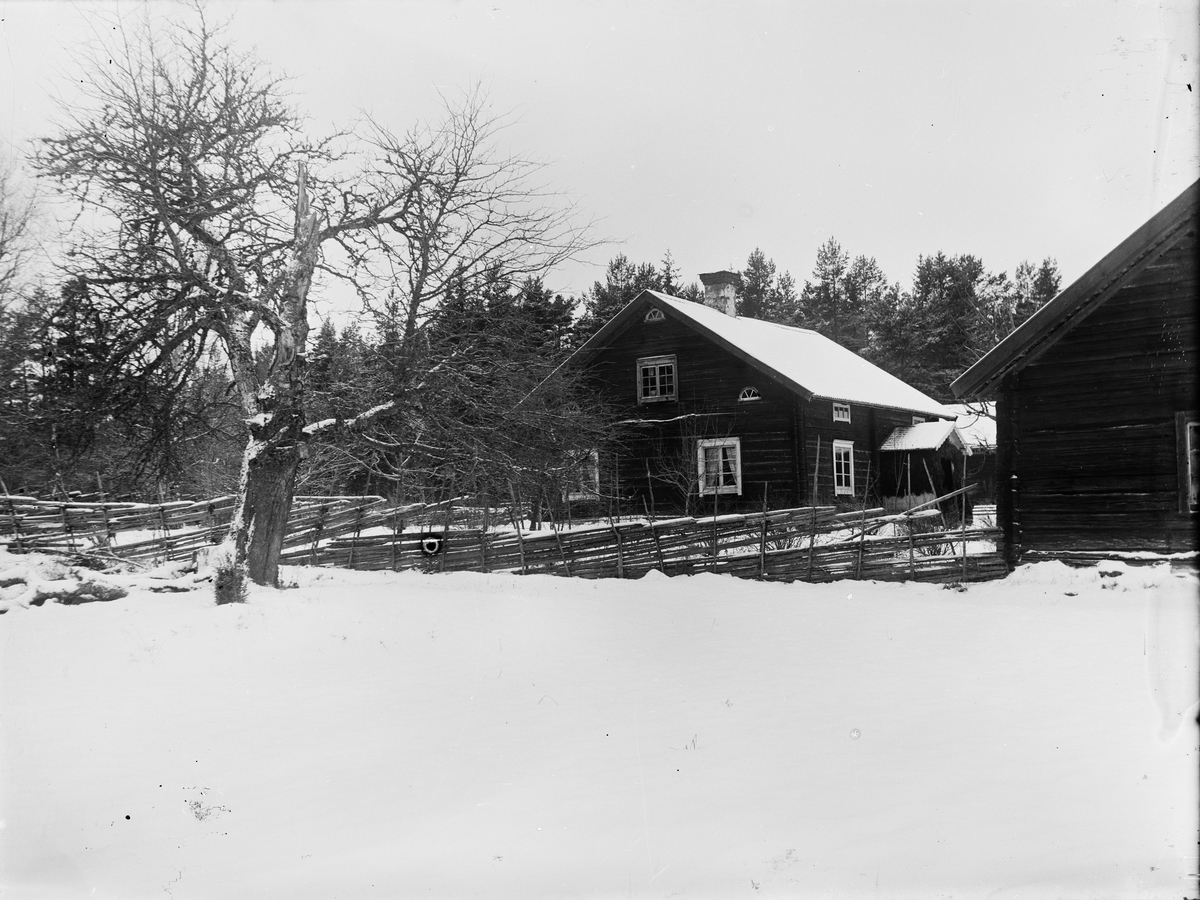 Josef Ärnström, Byggnad