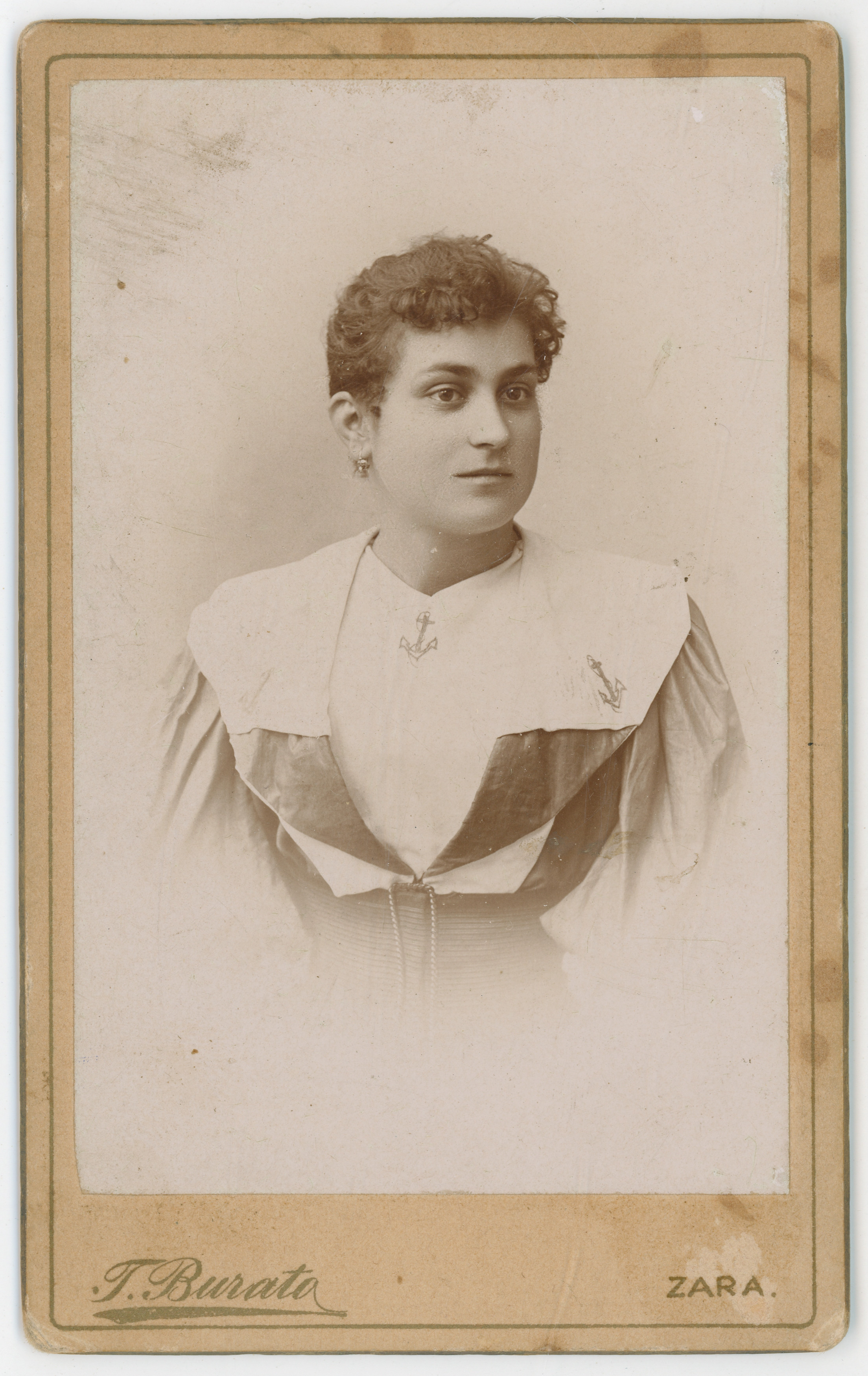 Tomaso (1840-03-27––1910-01-17) Burato, Gospođa