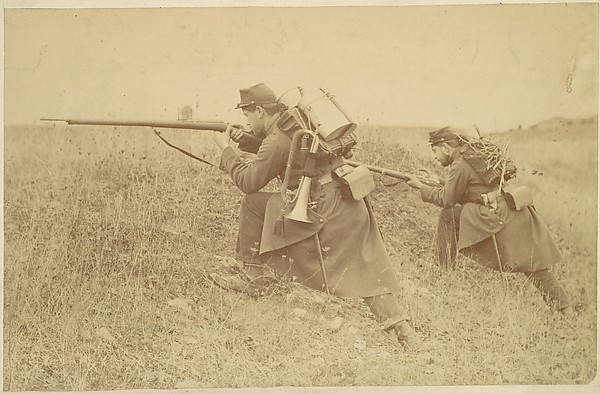 Unknown, [Soldier with Rifle and Bugle]