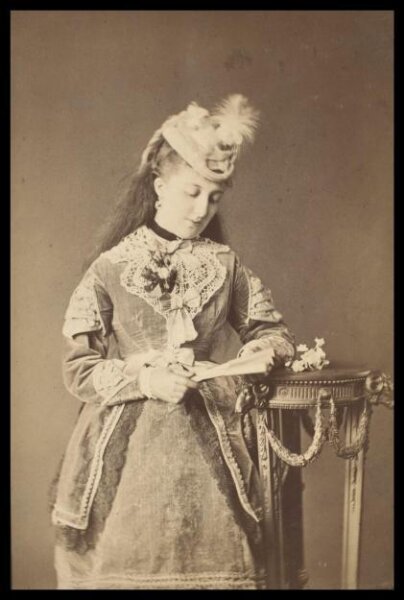 London Stereoscopic and Photographic Company, Guy Little Theatrical Photograph