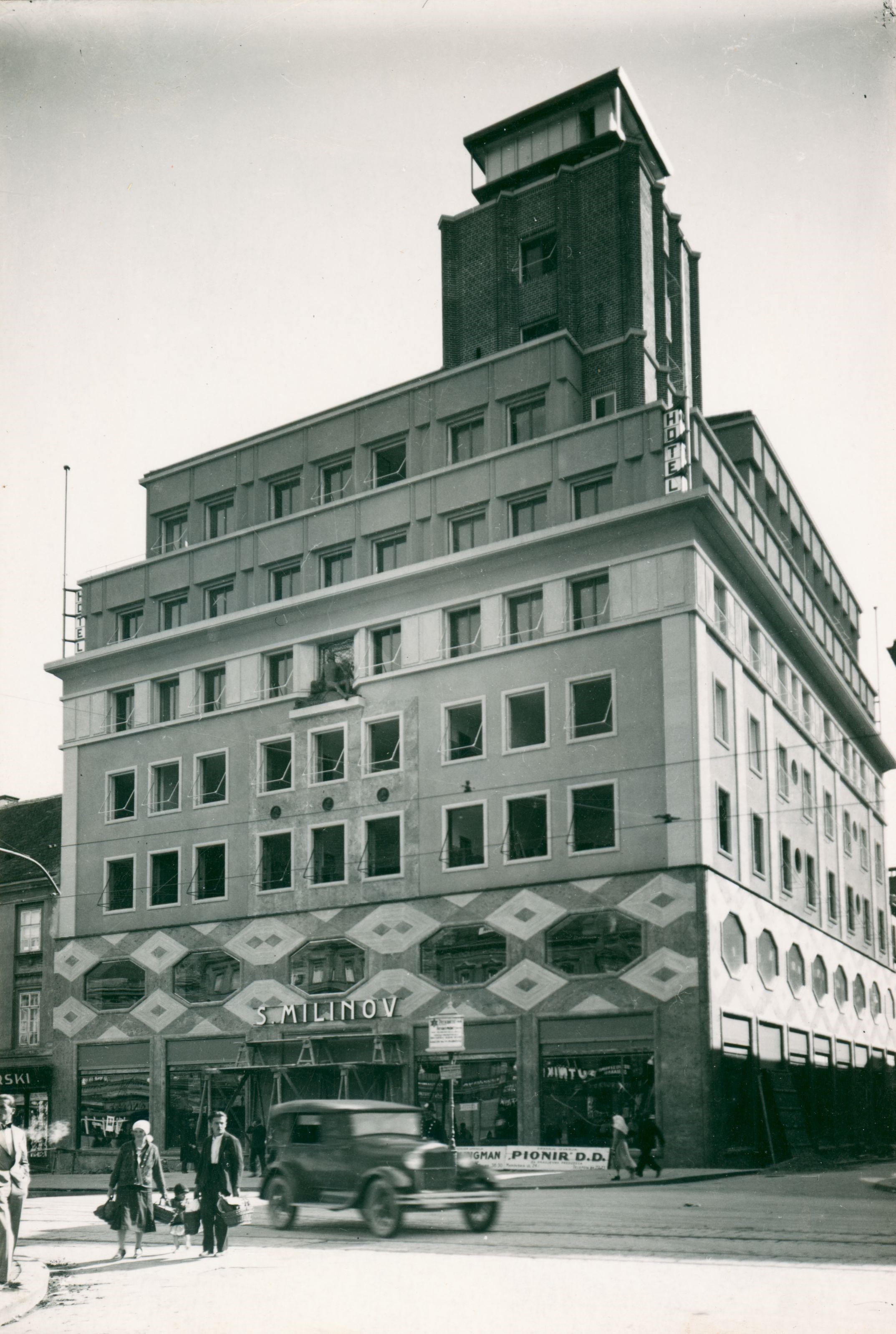 Vladimir Horvat, Zagreb - Trg bana Jelačića - Hotel Milinov