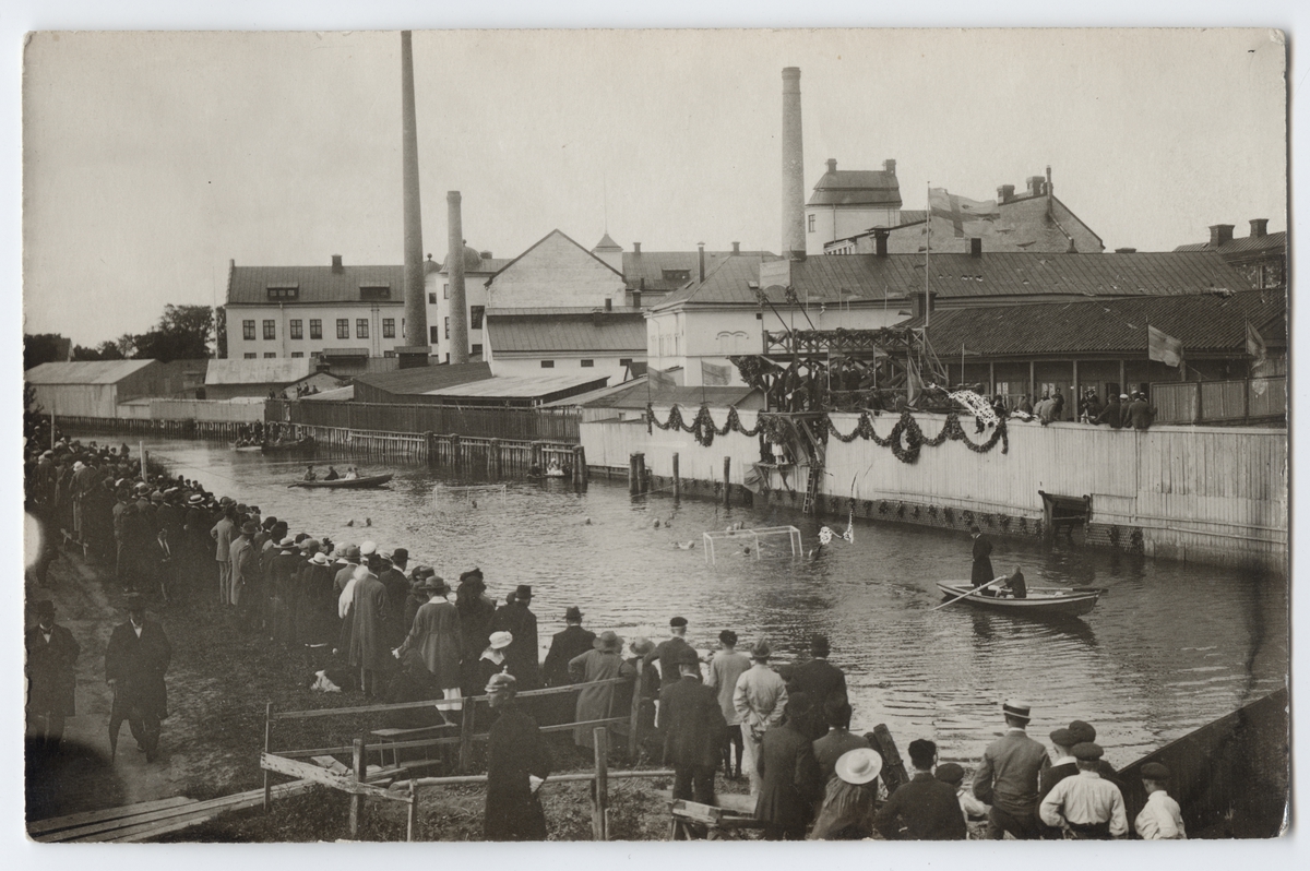 Okänd,, Postcard - water polomatch at swimming promotion in old cold bathhouse, Svartkort, Uppsala, around 1920