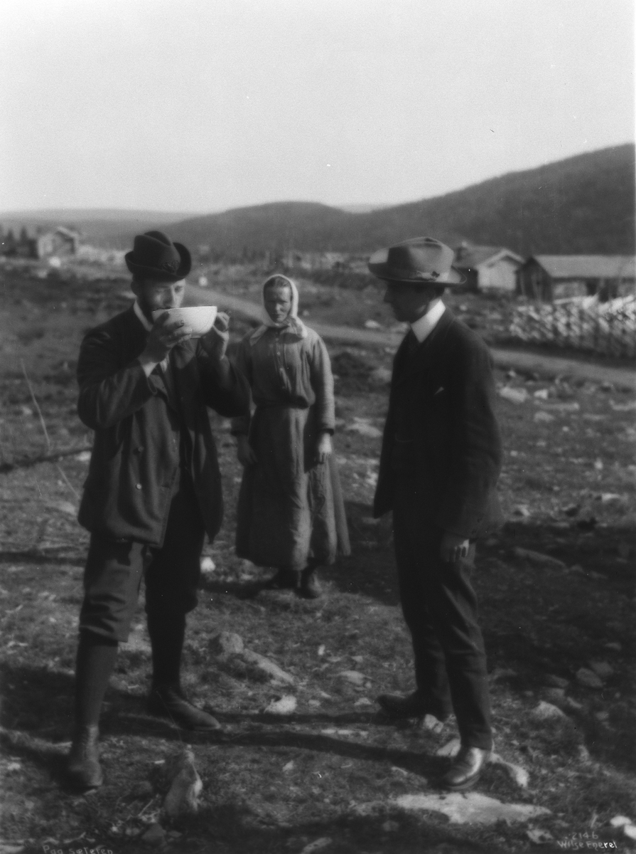 Anders Beer Wilse, Prot: Genere - Turister paa Sætern drikkende 22. Sep. 1903