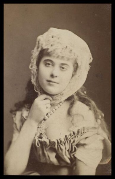 London Stereoscopic and Photographic Company, Guy Little Theatrical Photograph