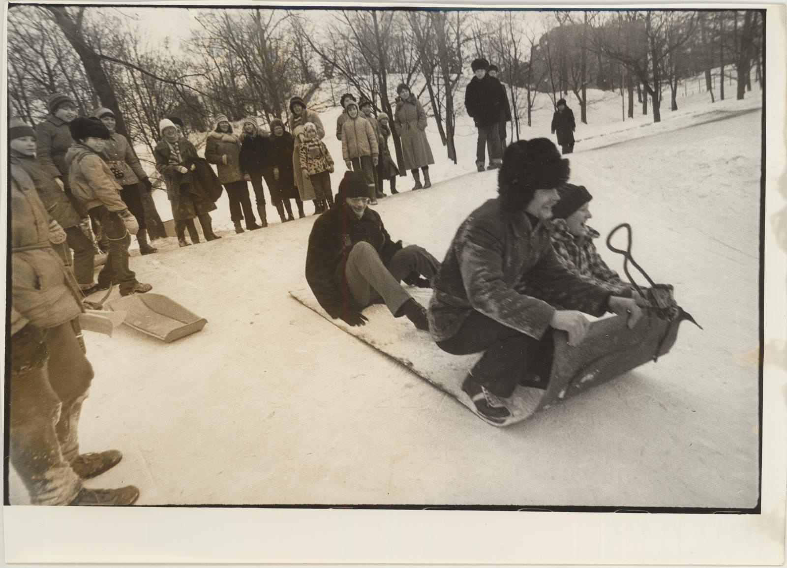 Krista (depicted) Border Hill, Copper day on the cat animal 23.02.1982.a