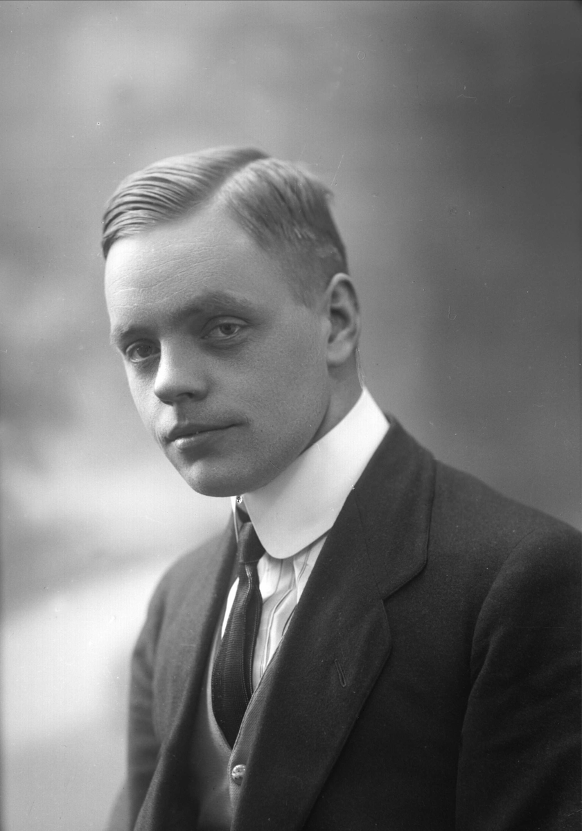 Gustav Borgen, NFB.36663