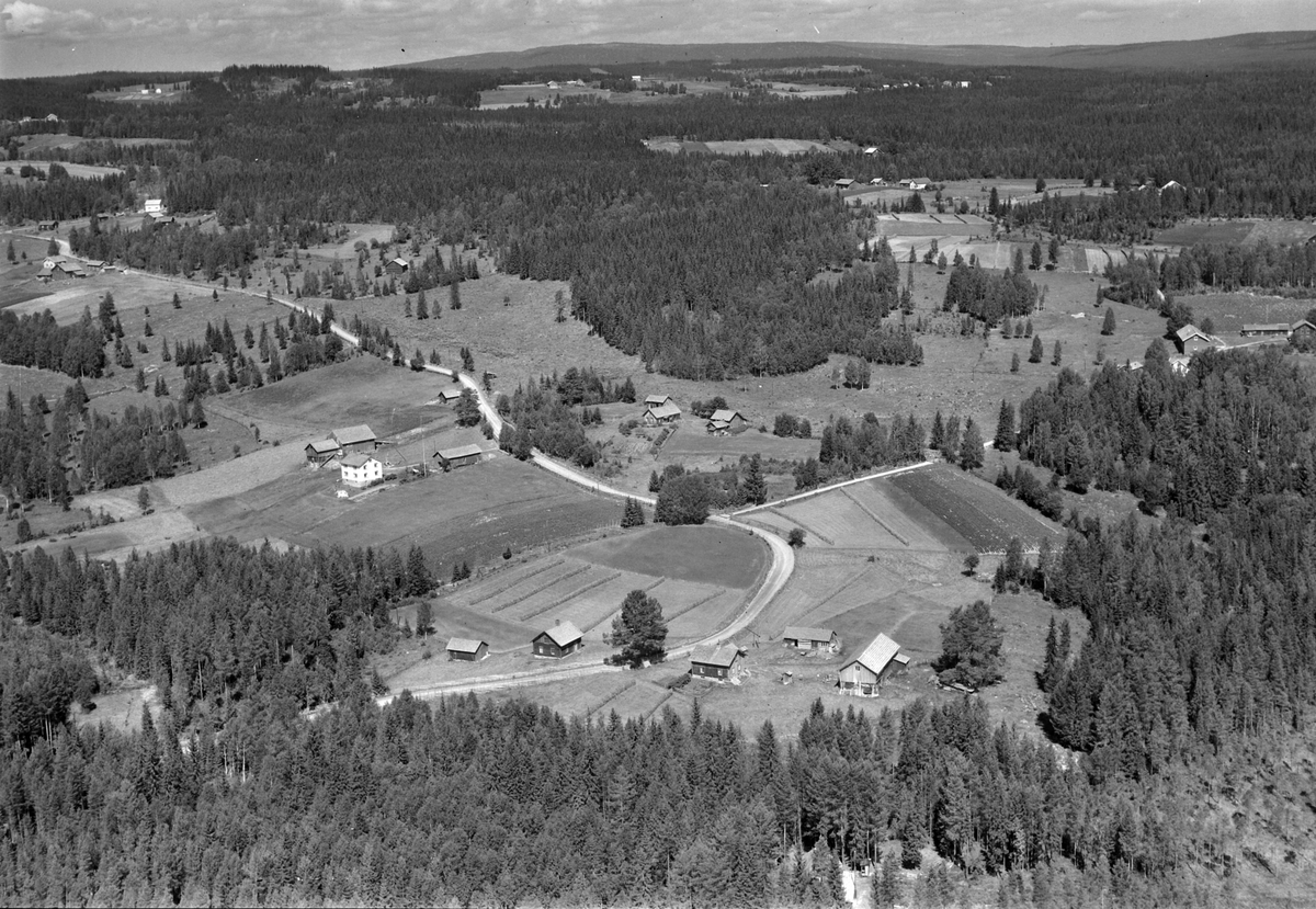 Widerøes Flyveselskap A/S, Flyfoto Skaugen gard, Næroset.
