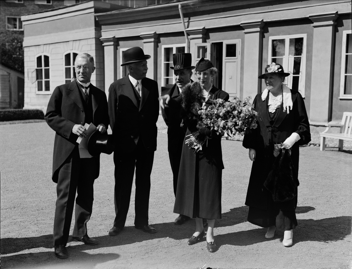 Paul Sandberg, Prinsessan Ingeborg med sällskap i Linnéträdgården, Uppsala 1937