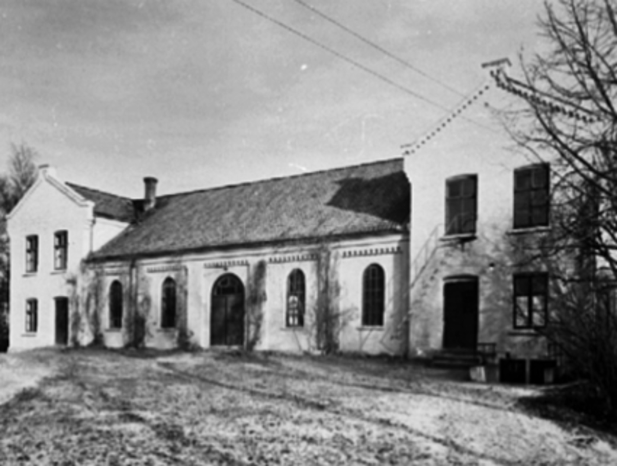 Anno Domkirkeodden, EKSTERIØR, GYMNASTIKKSALEN, HAMAR LÆRERHØGSKOLESe Idrett i Hamar gjennom 100 år bilde nr. 4.