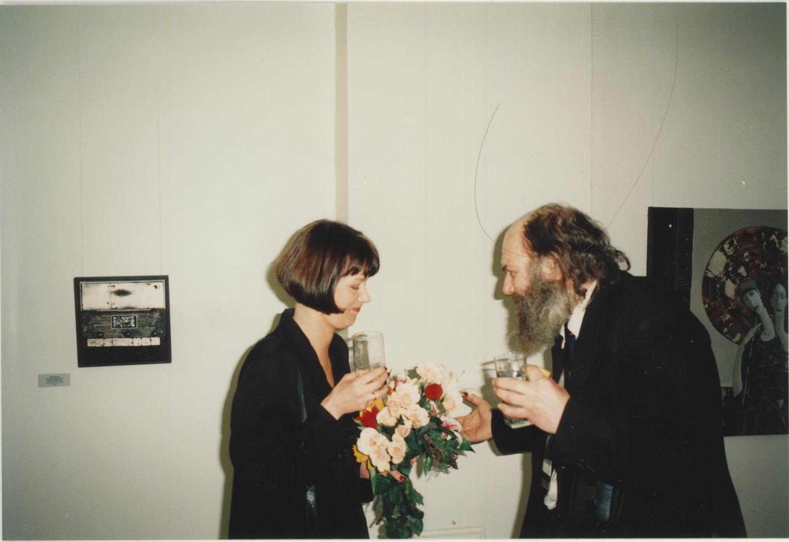 Matti (kujutatu) Milius, V. Zarina ja K. Zarinsi näituse avamine 30.03.1999. Vija Zarina, Matti Milius