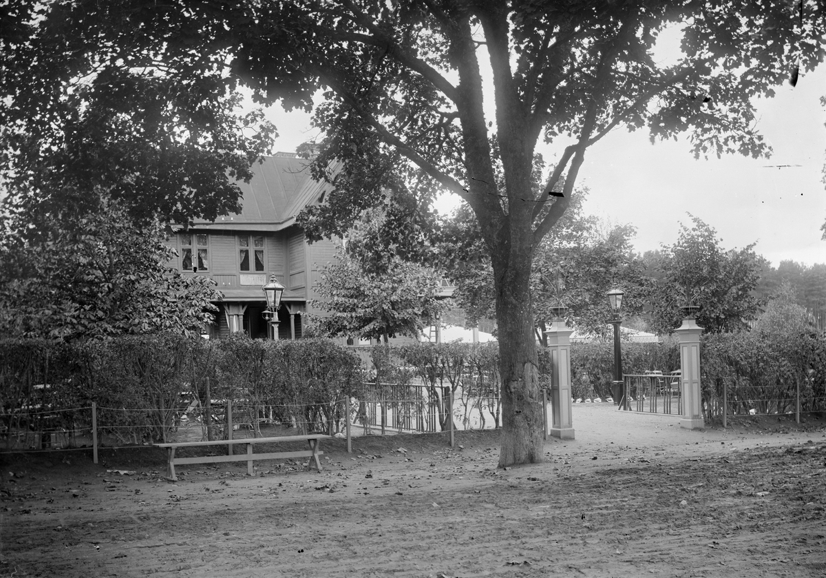 Henri Osti's Fotografiateliér, Grindstugan, Kåbo, Uppsala 1899
