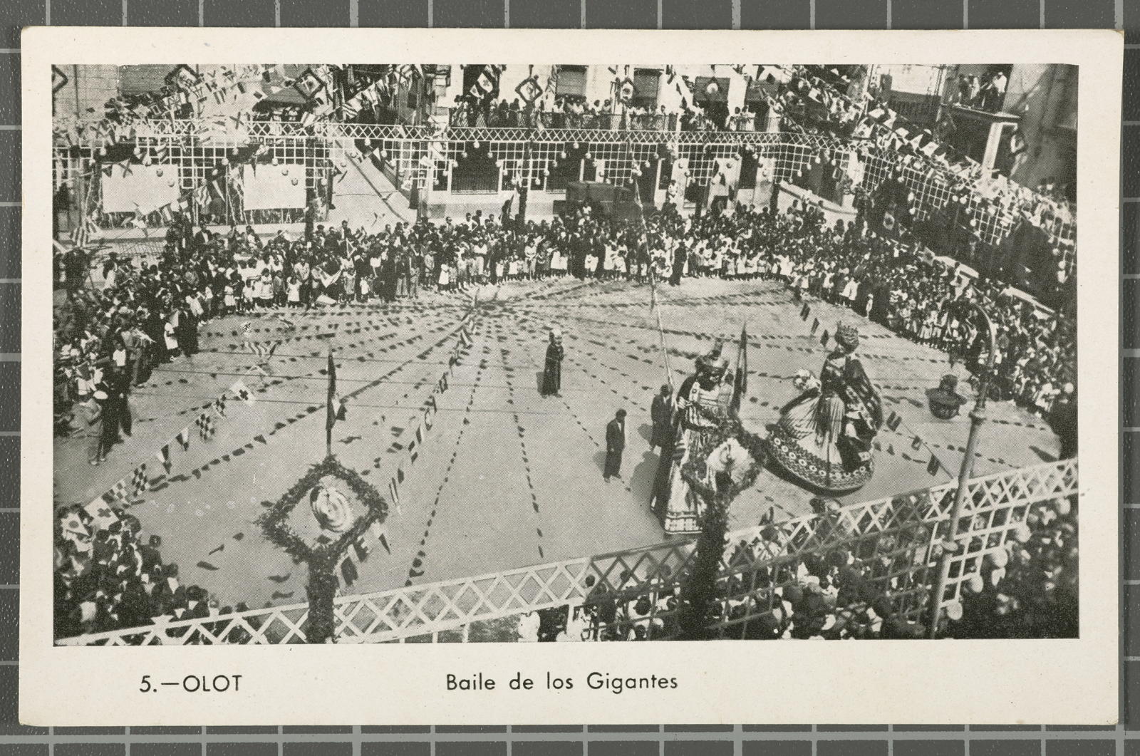 Desconegut, 5 - Olot. Baile de Gigantes