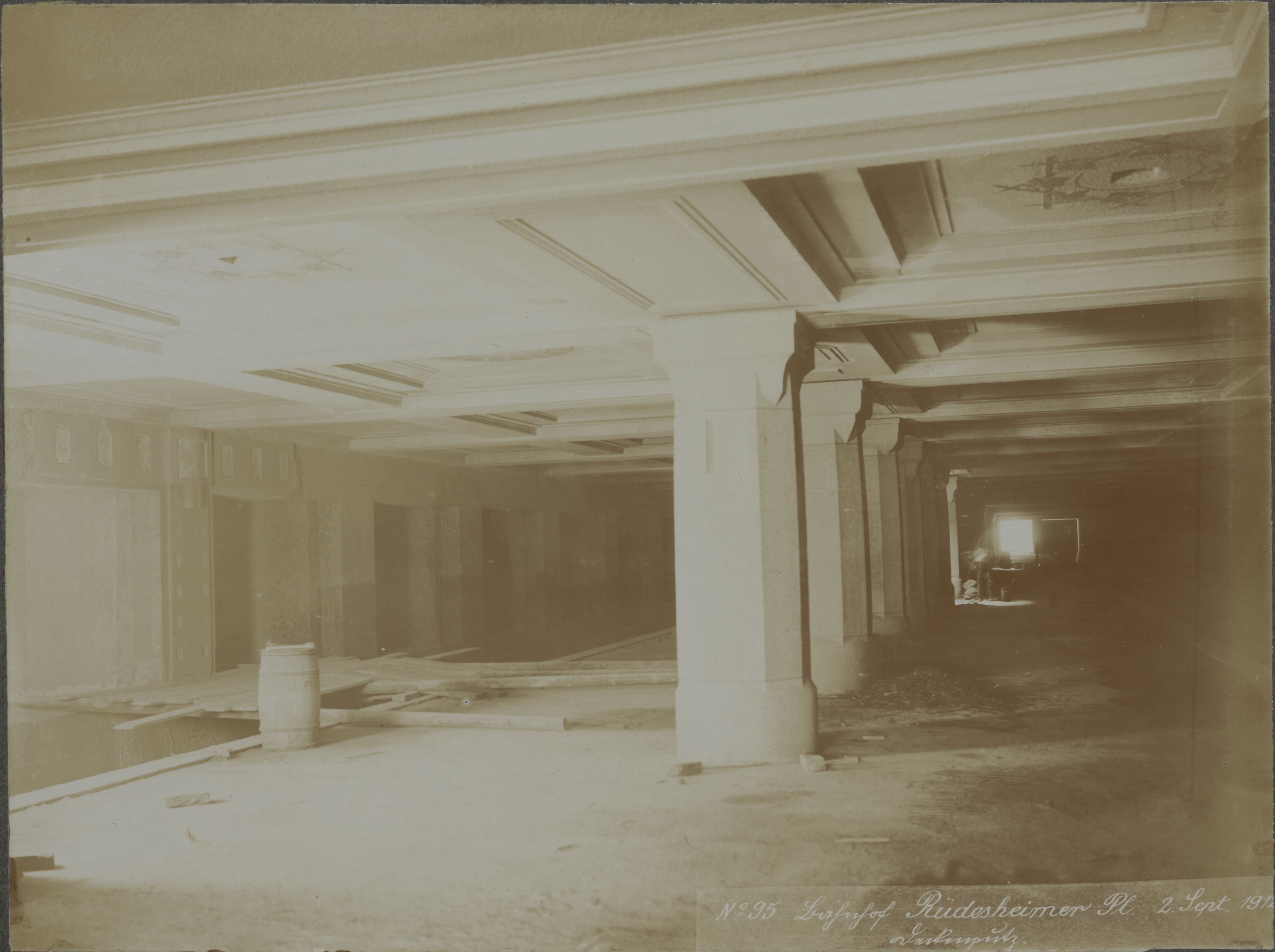 Unknown artist, Bau der Wilmersdorf-Dahlemer U-Bahnstrecke, U-Bahnhof Rüdesheimer Platz