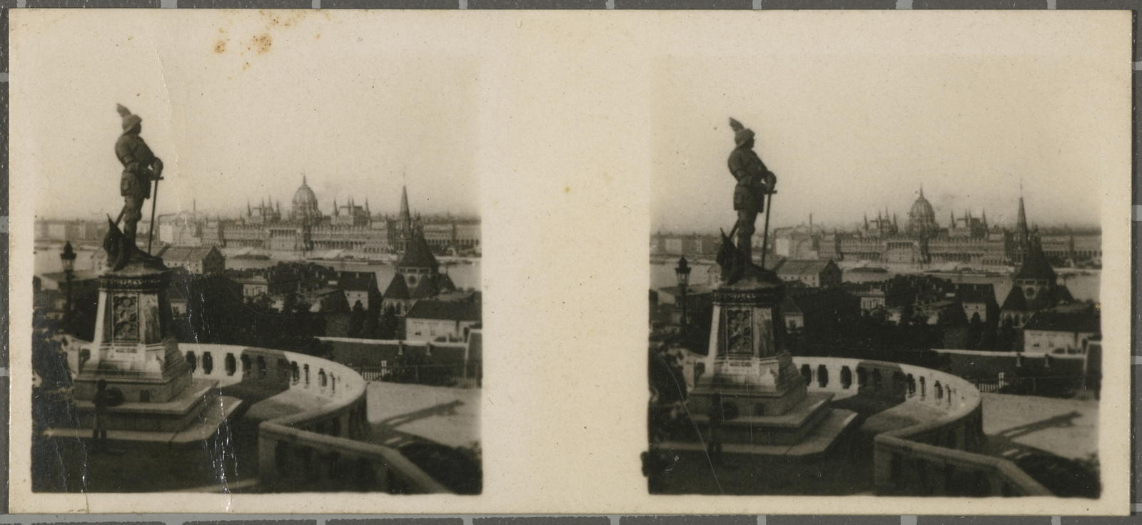 Desconegut, No. 132. Budapest - Panoramic view and Parliament.