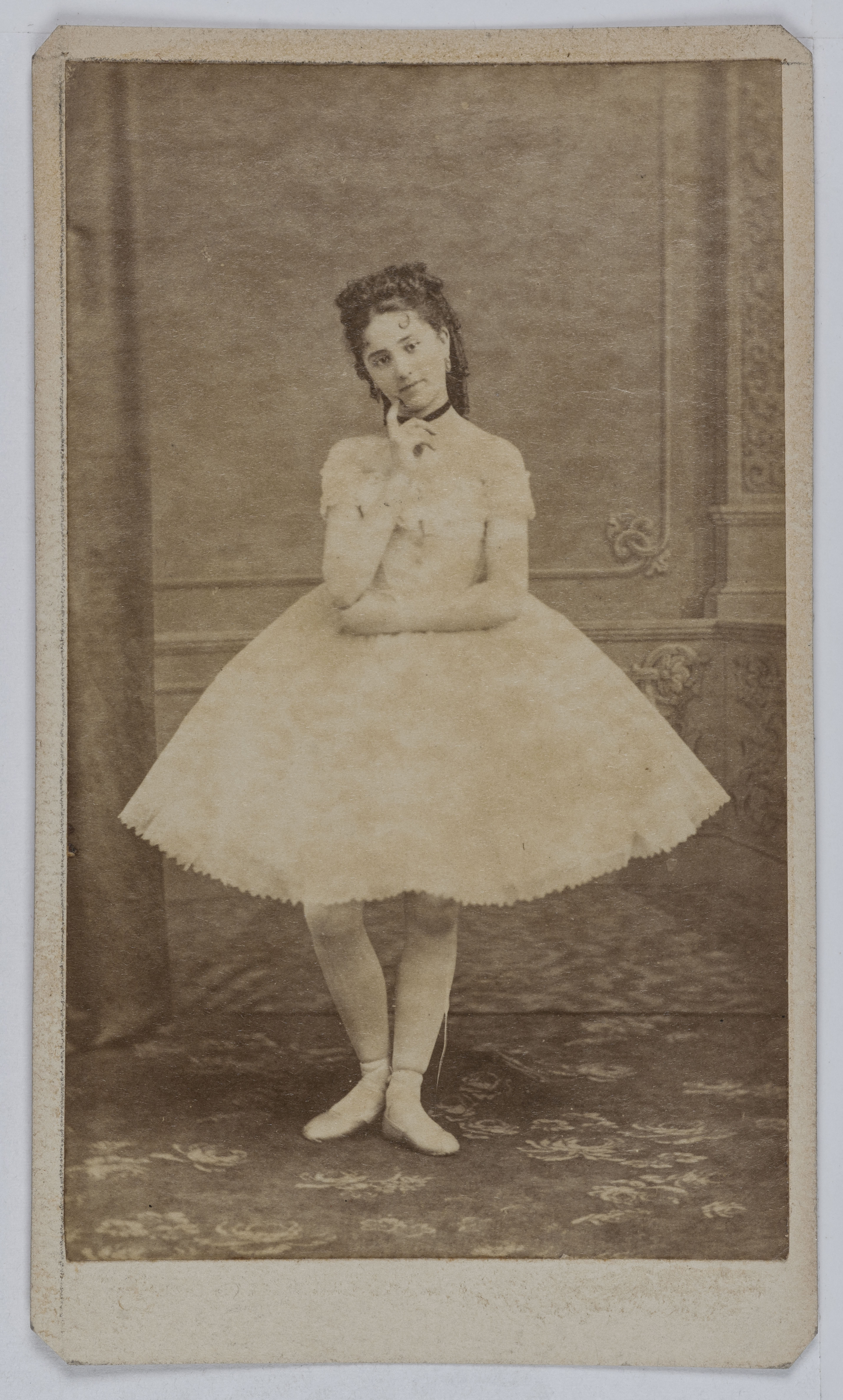 Anonyme, Portrait d'Alice Roch, danseuse au Théâtre de la Gaîté et au Théâtre du Châtelet en 1875.