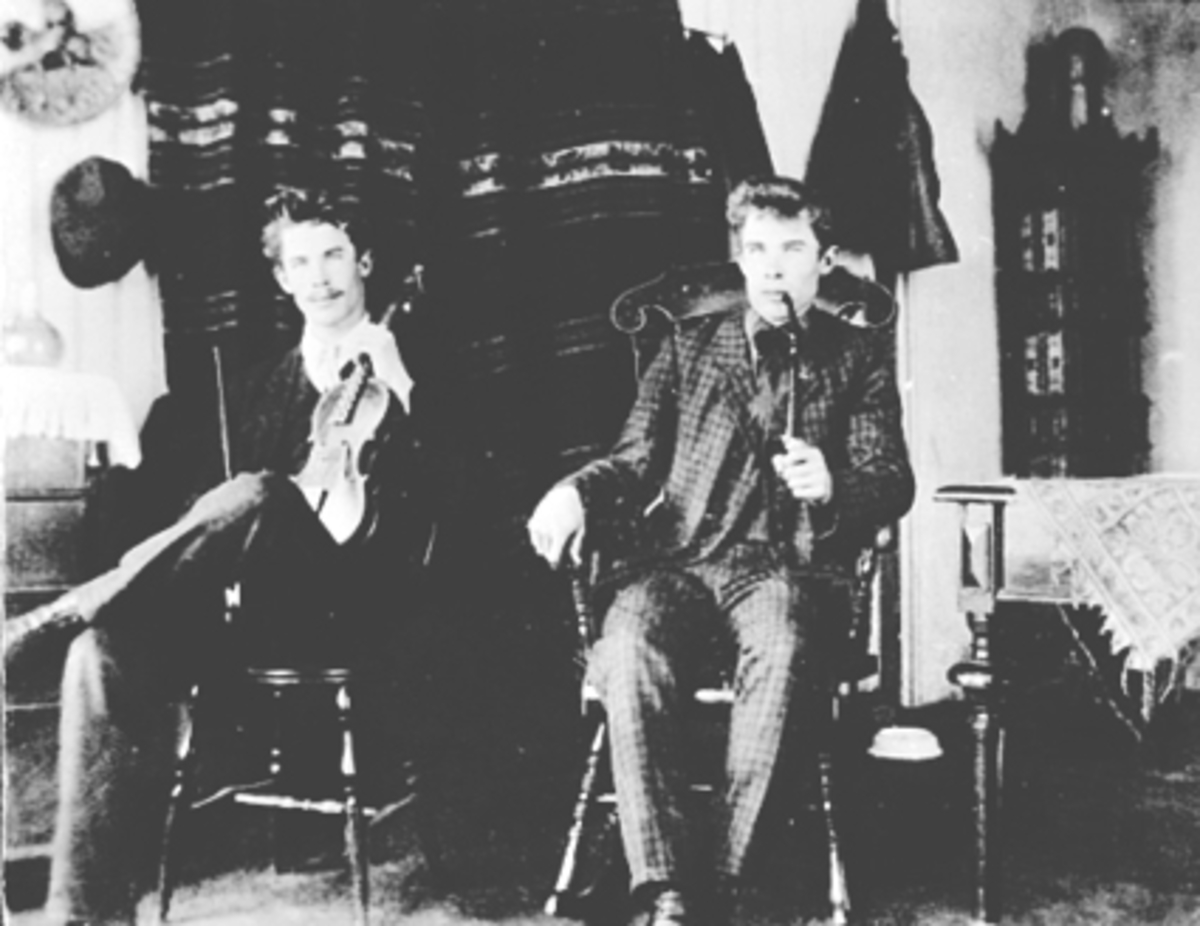 Anno Domkirkeodden, INTERIØR HYBEL, 2 STUDENTER ASLAK VINJE OG RICHARD/Rikard VINJE FRA TELEMARK GIKK PÅ HAMAR LÆRERSKOLE, LEIDE HOS DYRESEN. Gikk ut fra Seminaret i 1910.